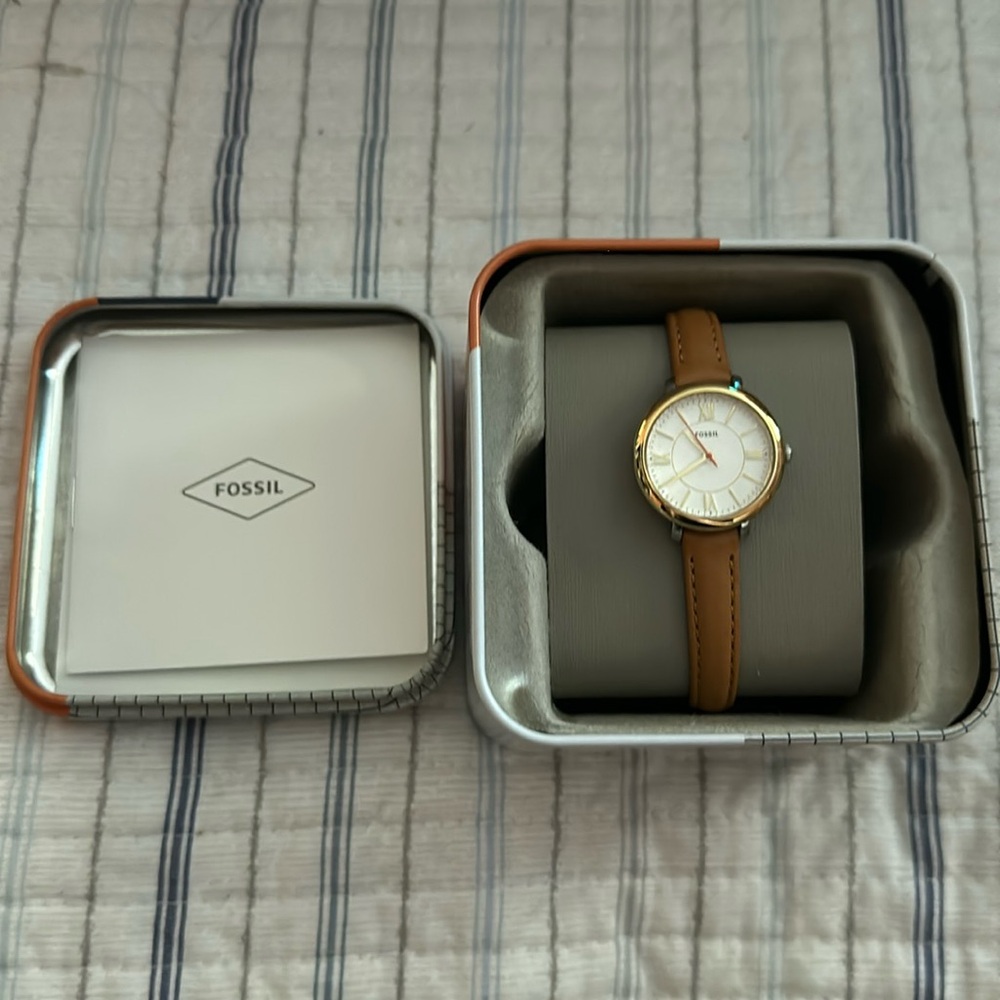 Fossil ladies watch - Picture 1 of 4